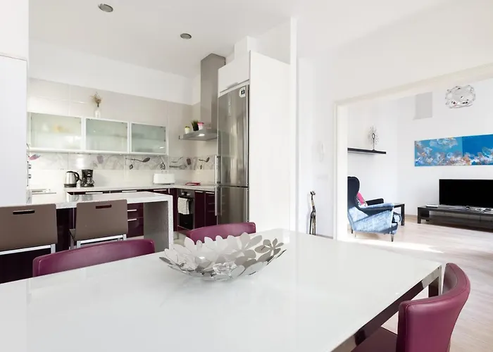 Home2Book Center Design Apartment Santa Cruz