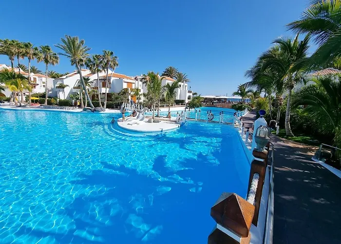 Studio Apartment No 1 Directly On The Beach And Sea, Terrace, Heated Pool, Wifi