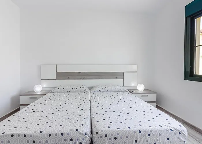 Cozy Apartment In El Duque By Altamarhomes