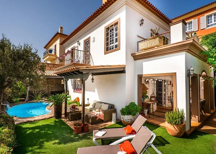 Deluxe Villa Bella Vita Air Con & Heated Pool, Tenerife South