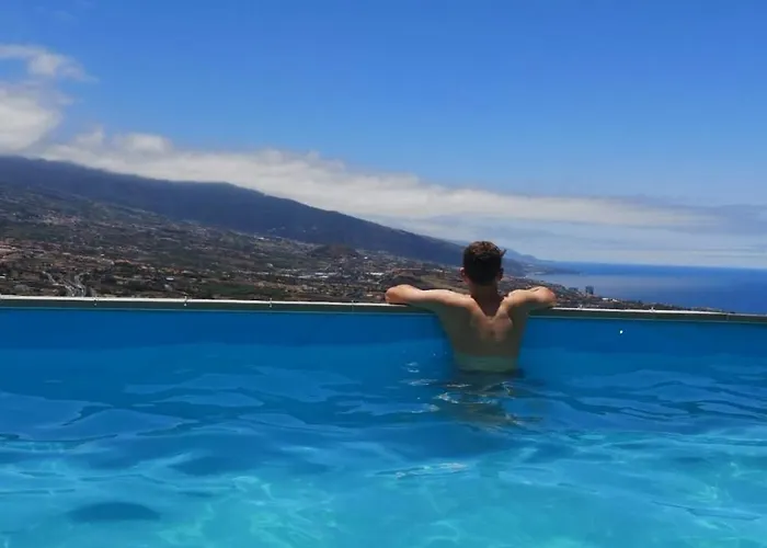 Casa con piscina privada. Mirador de Humbolt.