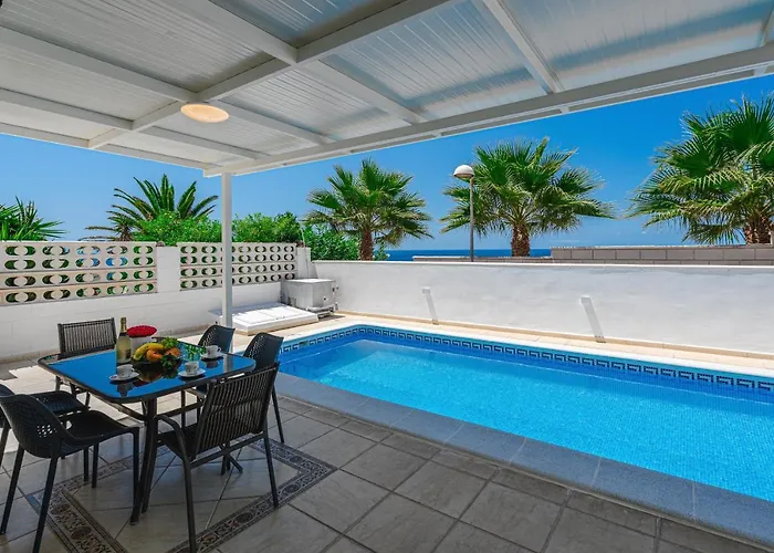 Wonderful Villa In Sueno Azul With Private Pool