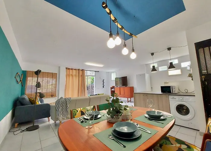 Casa Ana Con Pequeno Jardin