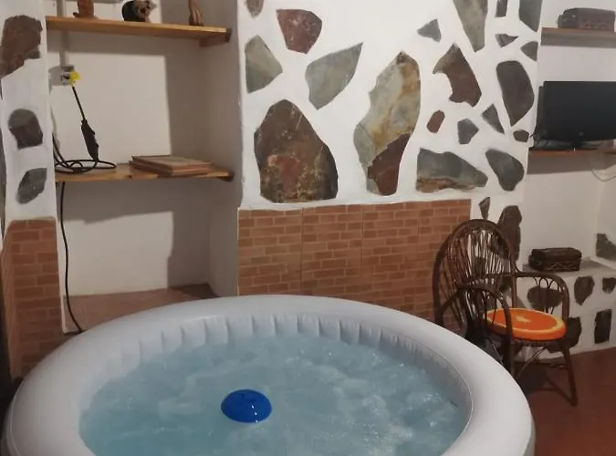 Casita Rural Con Jacuzzi Climatizado.