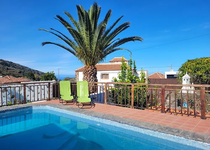 Finca El Poleo With Pool And Sea View