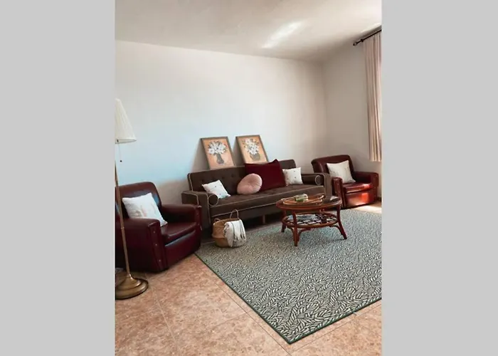 Large 90M2 Canary Apartment, Nice View, Location !