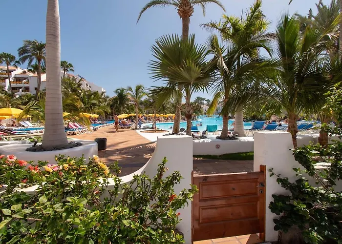 1 Bed Apartment Near The Pool