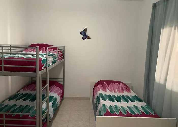 TRES habitaciones privadas 4huéspedes 4huéspedes 2huéspedes piso a compartir