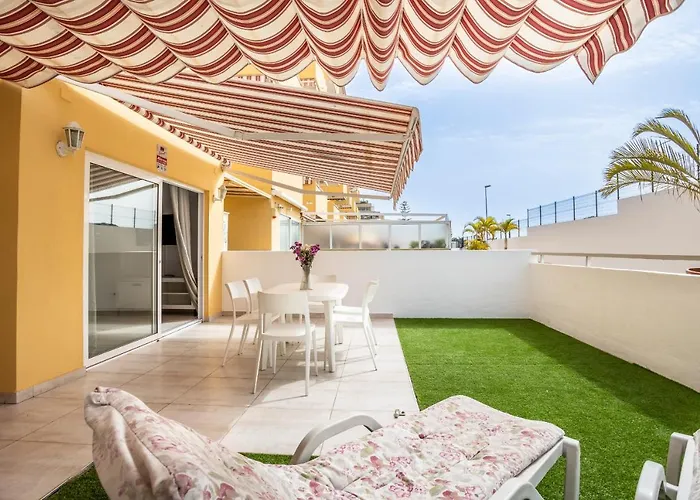 Family Home Near Ocean Los Cristianos Lovetenerife