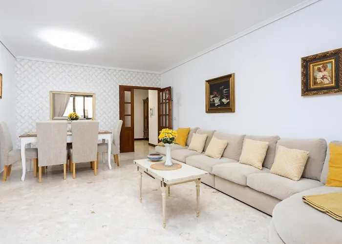 Home2Book Stylish & Roomy Santa Cruz City Center