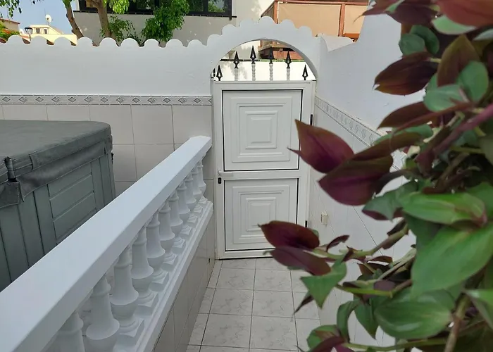 Jacuzzi House Sunflower