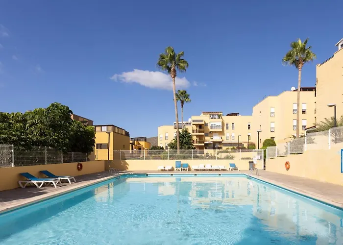 Home2Book Cozy Apartment Parque La Reina, Pool