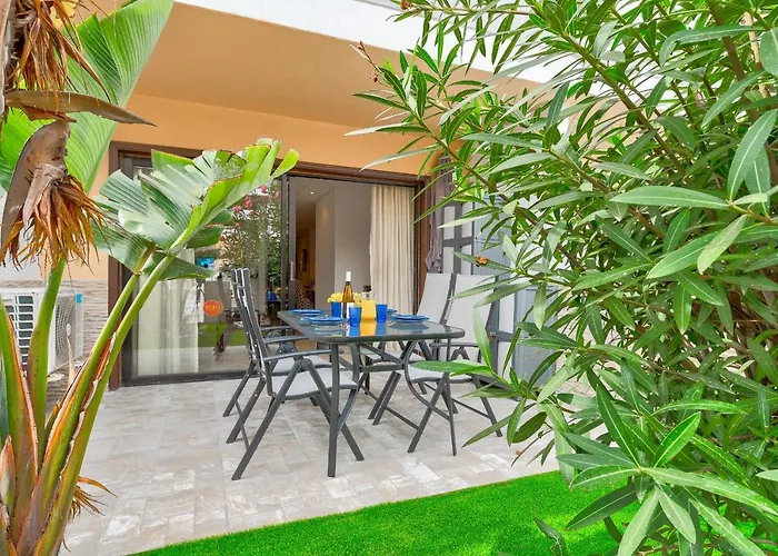 Brand New Apartment In Park Albatros With Pool View