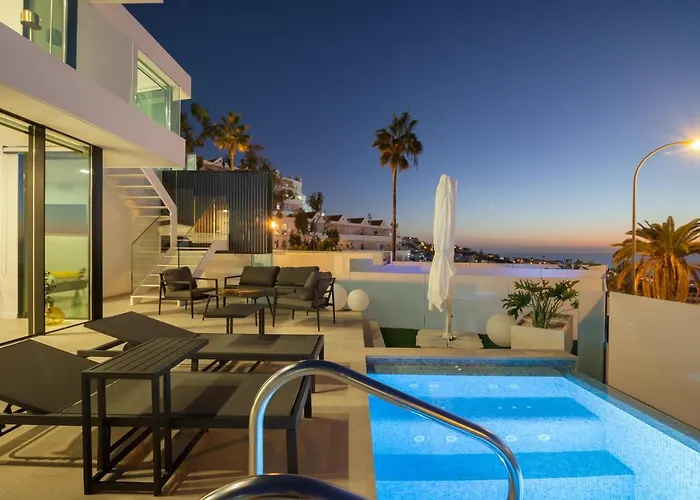 200M New A Villa With Private, Heated Pool And Amazing Ocean View