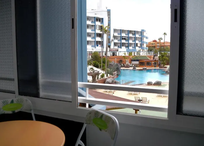 Tropical Green Park - Piscina - Parking - Edificio Corbeta