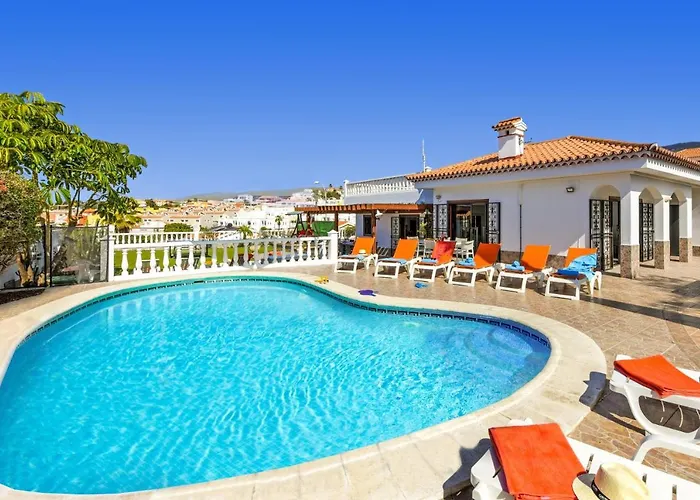 Villa Blanca Salvaje by Villa Plus