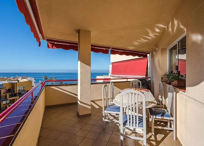 Cozy Beachfront Flat With Pool & Panoramic Sea View Terrace