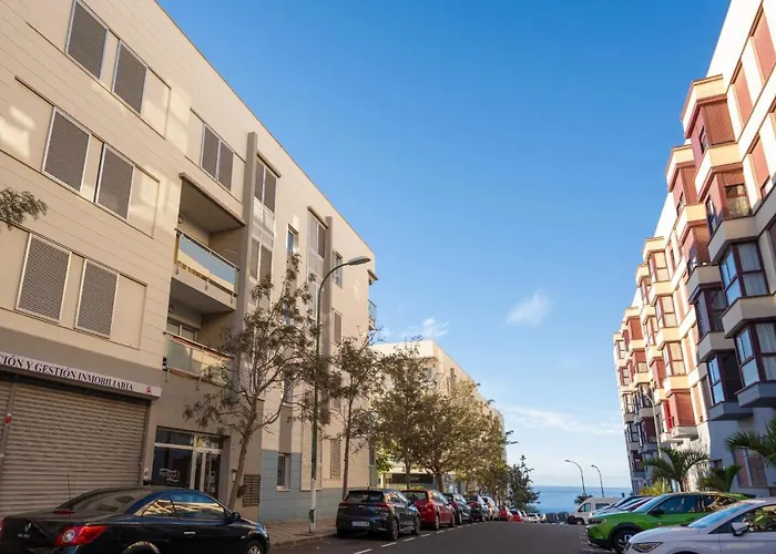 Apartamento Con Espaciosa Terraza Y Vistas Al Mar