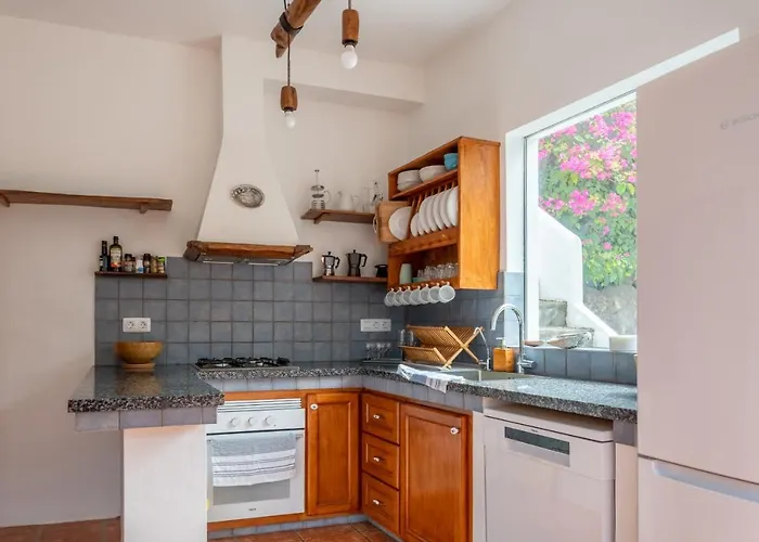 Califurnia - Refurb Antique Villa