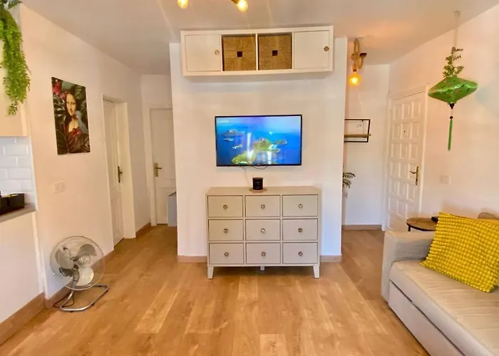 Cozy Urban Escape 1Br Near Tenerife South Airport