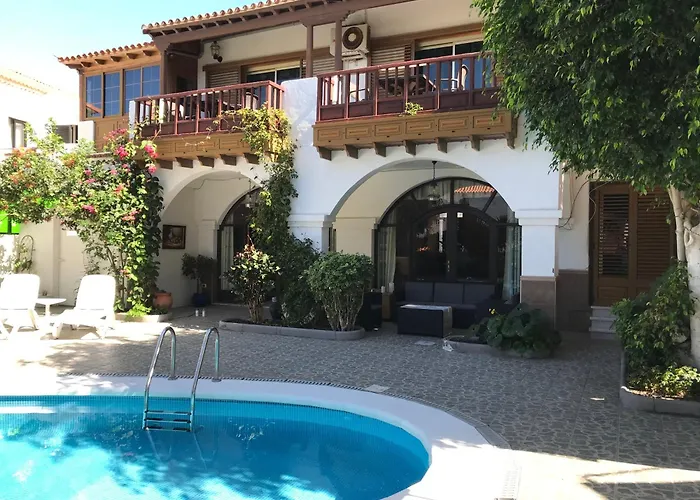 Las Americas Family Inn