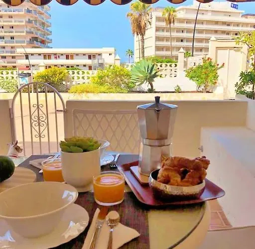 Oasis De Tranquilidad Y Estilo En Los Cristianos De Membrillo Suites