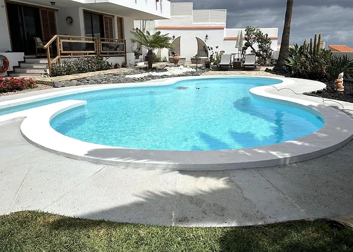 Holiday Flat, Radazul