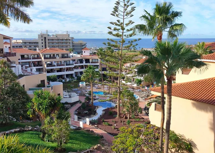 Lovely Apartment Top Views, Heated Pool, Great Location