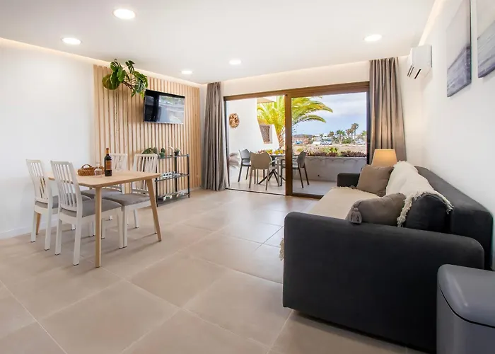Newly Renovated, Luxurious Apartment With A Heated Pool, 259