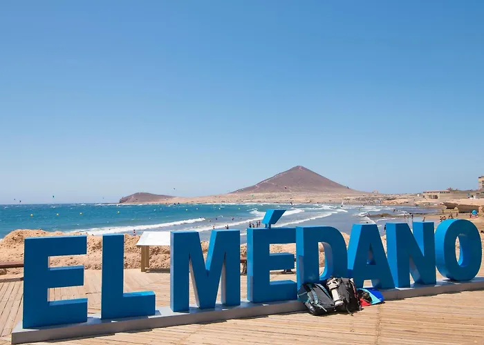 Alquilaencanarias Plaza Roja Beach