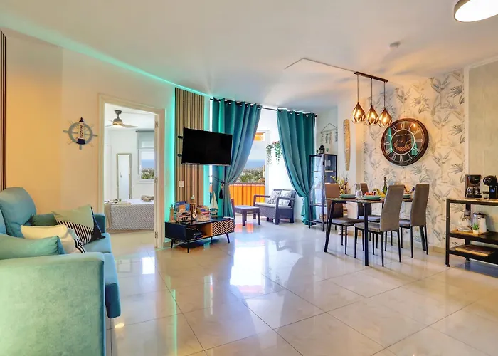 Luxory Dreamy Sunset, Seafront, Direct Access To The Promenade,Wifi,Pool,Free Parking