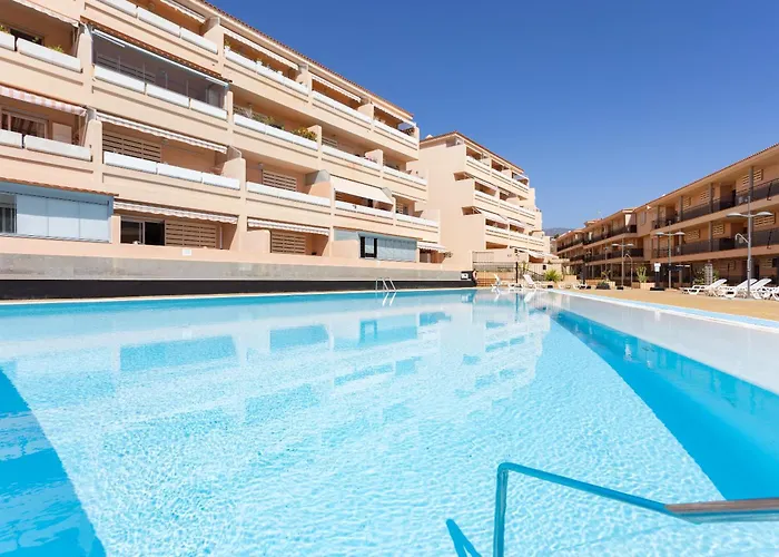 Los Seres , Balcon Y Piscina