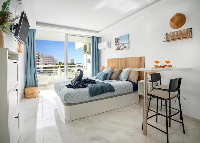 Stylish Studio With Ocean View And Pool, Ponderosa, 322