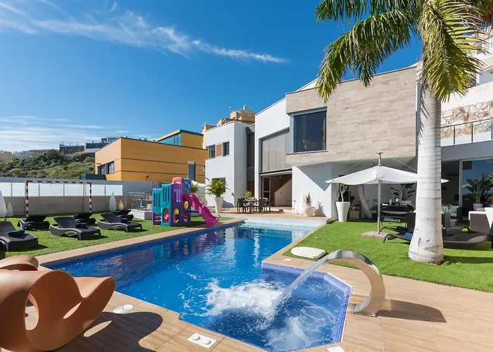 Santa Cruz Bay Luxury Villa