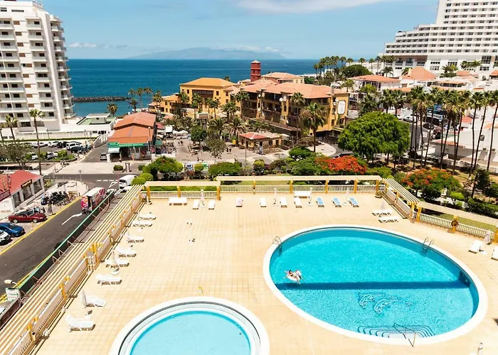 Homeforguest Beach Apt With Sea View & Pool, 50 Steps To The Sea