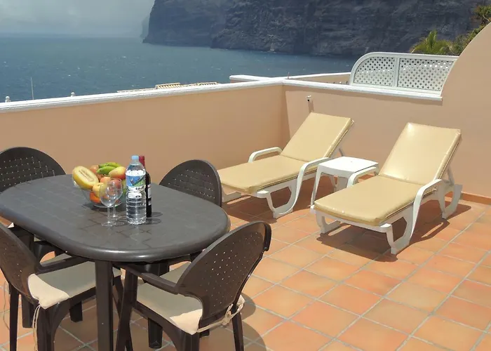 Romantic Retreat With Marine View
