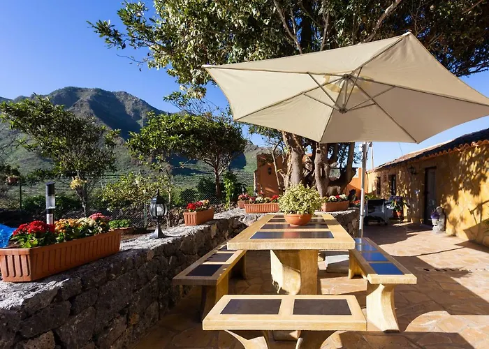 Home2Book Rustic House El Palmar