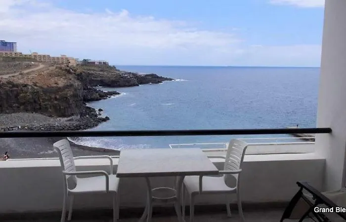 El Ancla - El Mar y La Playa