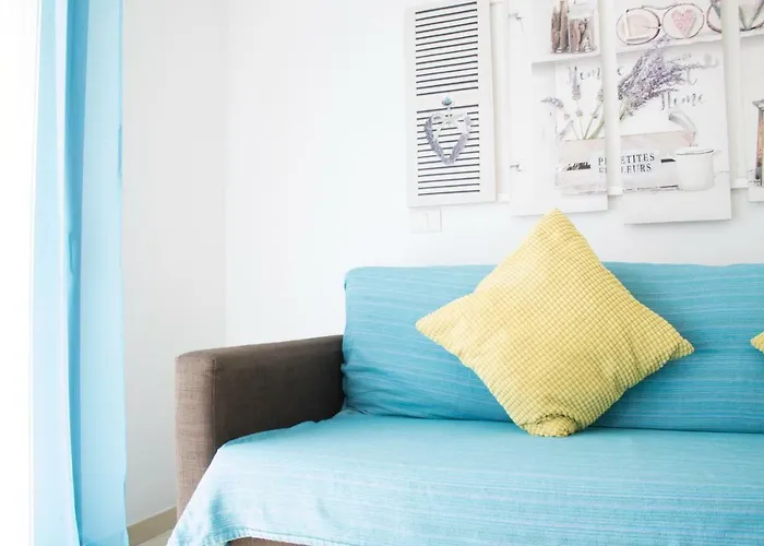 Cozy Apartment With Garden