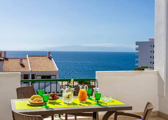 Esmeralda. Lovely And New Apartment Right By The Ocean!