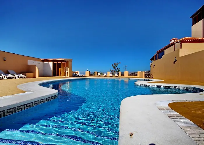 Cozy Townhouse With Ocean Views In Costa Adeje