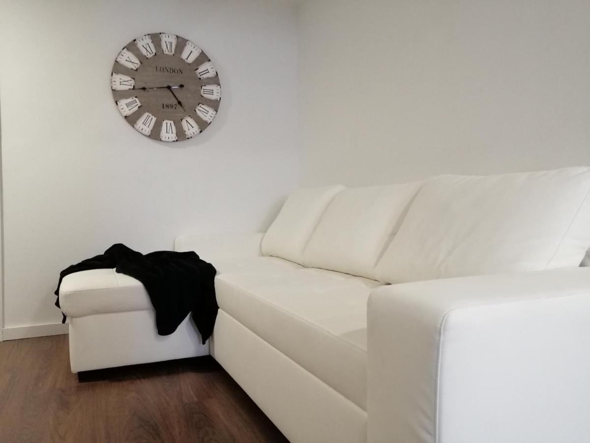 Apartment Homeforguest Bioma Modern & Minimalist