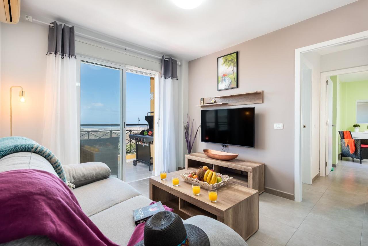 2m Parque La Reina Elegant View Apartment Arona (Tenerife)