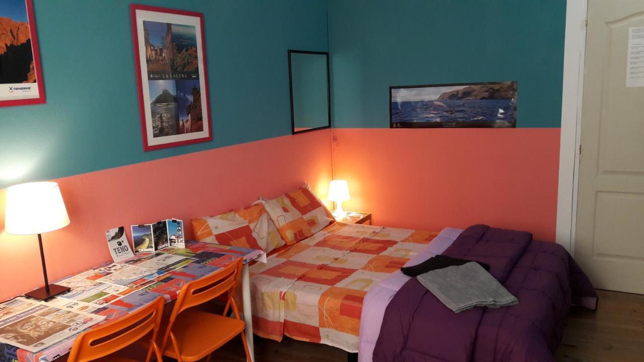 Tenerife S. C. Couette-café *