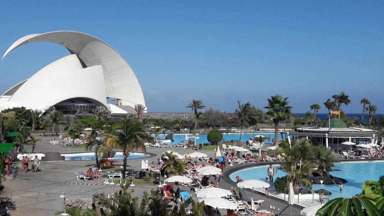 Tenerife S. C. Couette-café