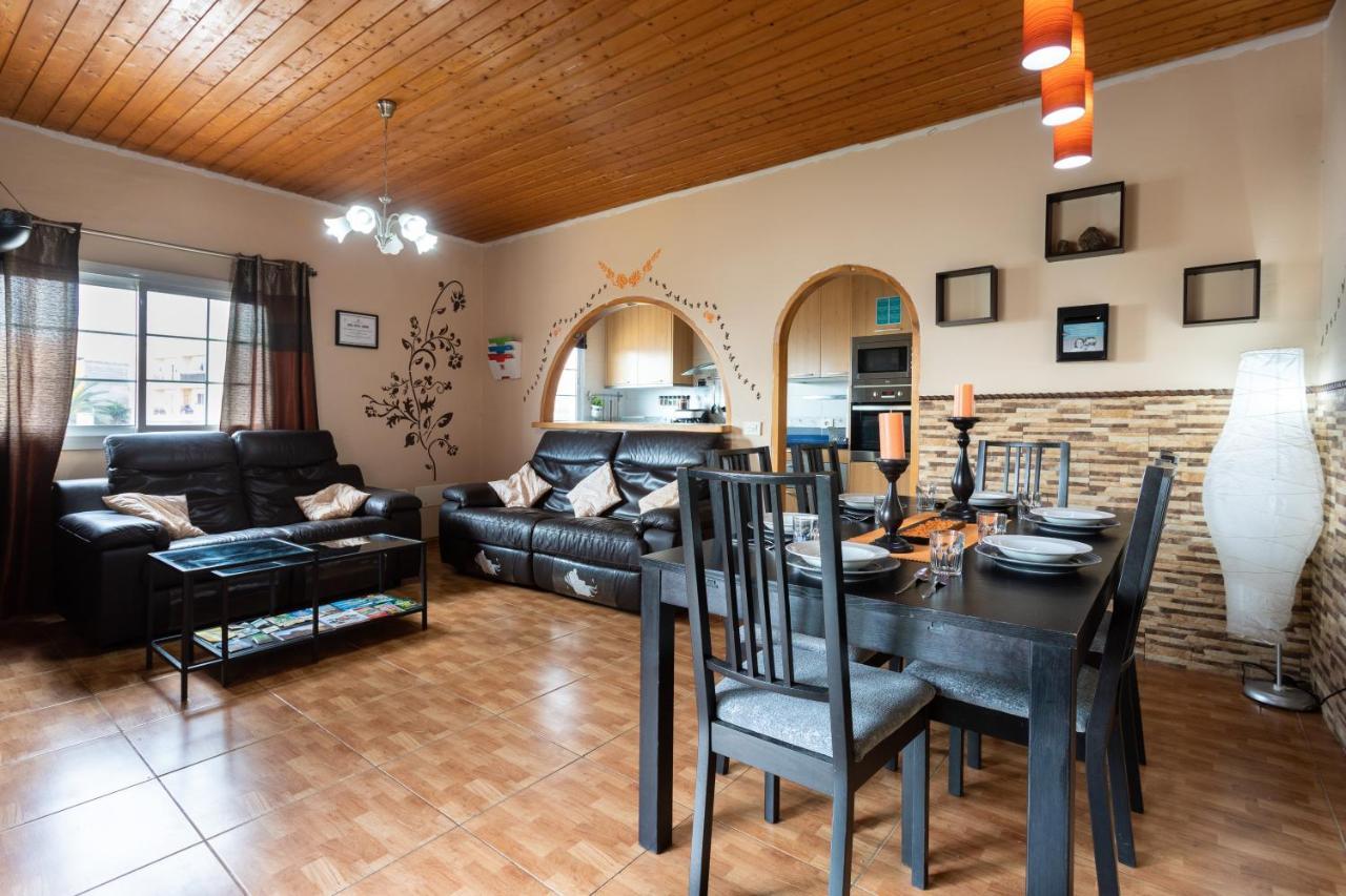 Blanca Tenerife - Private - Terrace And Bbq, 5 Minutes From The And Airport *