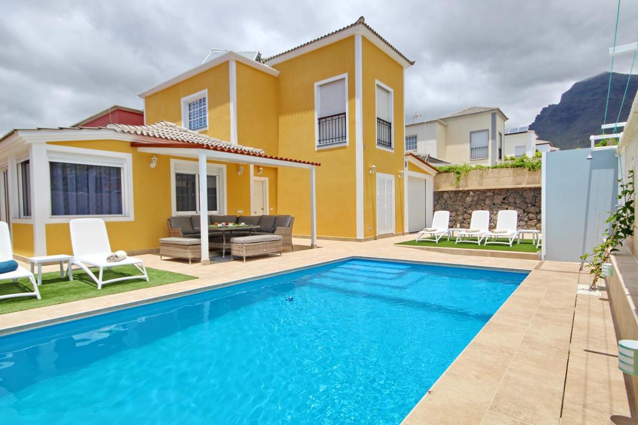 Amazing 5-bedroom In Costa Adeje Villa *