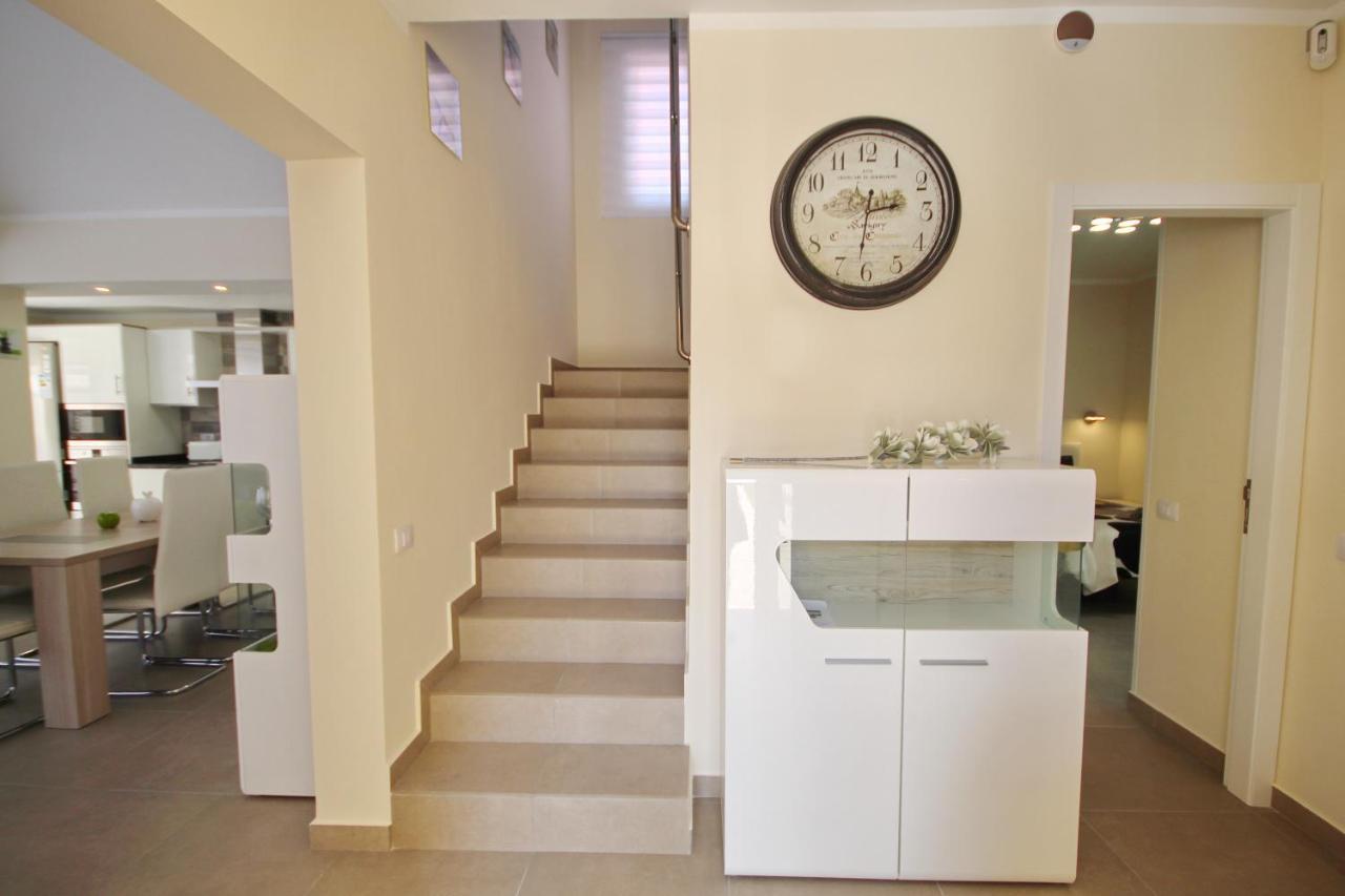 Amazing 5-bedroom In Costa Adeje Villa *