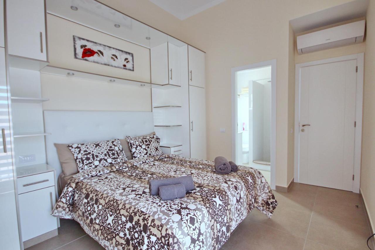 Villa Amazing 5-bedroom In Costa Adeje *