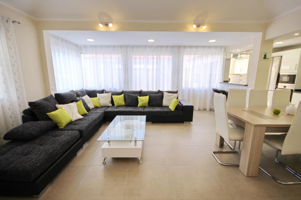 Amazing 5-bedroom In Costa Adeje